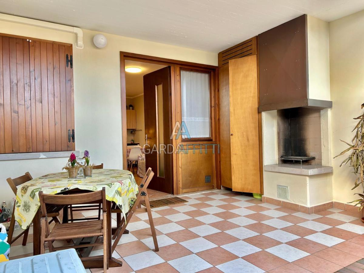 Perla Apartment - 3 Piscine E Un Bar - Desenzano เดเซนซาโนเดลการ์ดา ภายนอก รูปภาพ