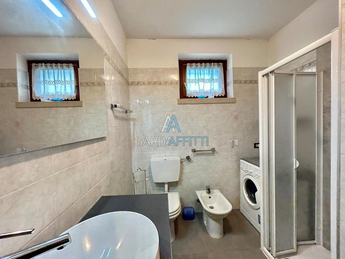 Perla Apartment - 3 Piscine E Un Bar - Desenzano เดเซนซาโนเดลการ์ดา ภายนอก รูปภาพ