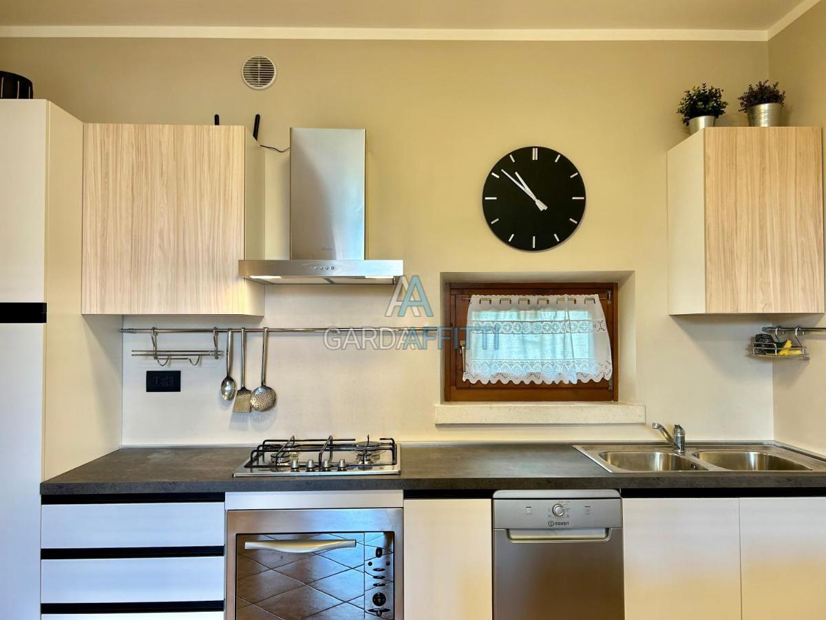 Perla Apartment - 3 Piscine E Un Bar - Desenzano เดเซนซาโนเดลการ์ดา ภายนอก รูปภาพ