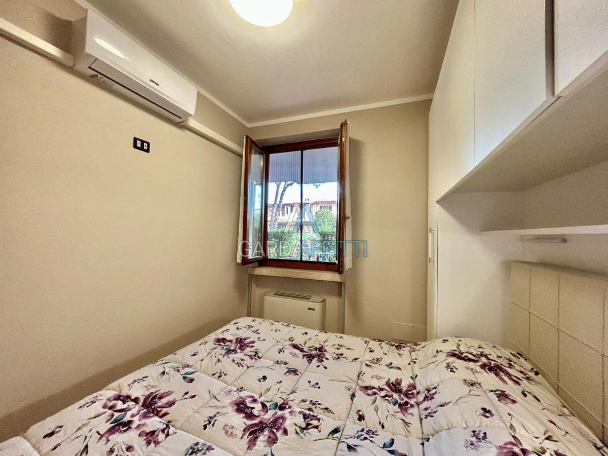 Perla Apartment - 3 Piscine E Un Bar - Desenzano เดเซนซาโนเดลการ์ดา ภายนอก รูปภาพ