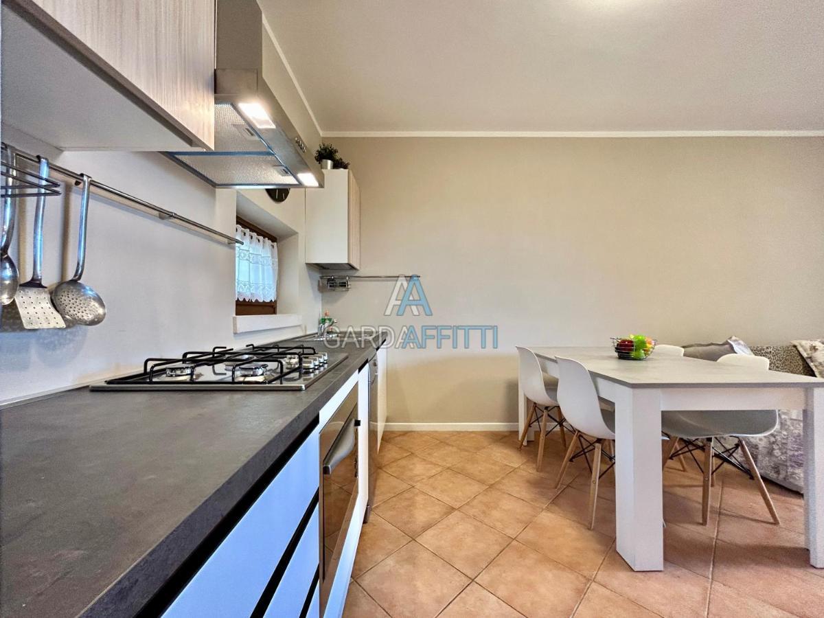 Perla Apartment - 3 Piscine E Un Bar - Desenzano เดเซนซาโนเดลการ์ดา ภายนอก รูปภาพ